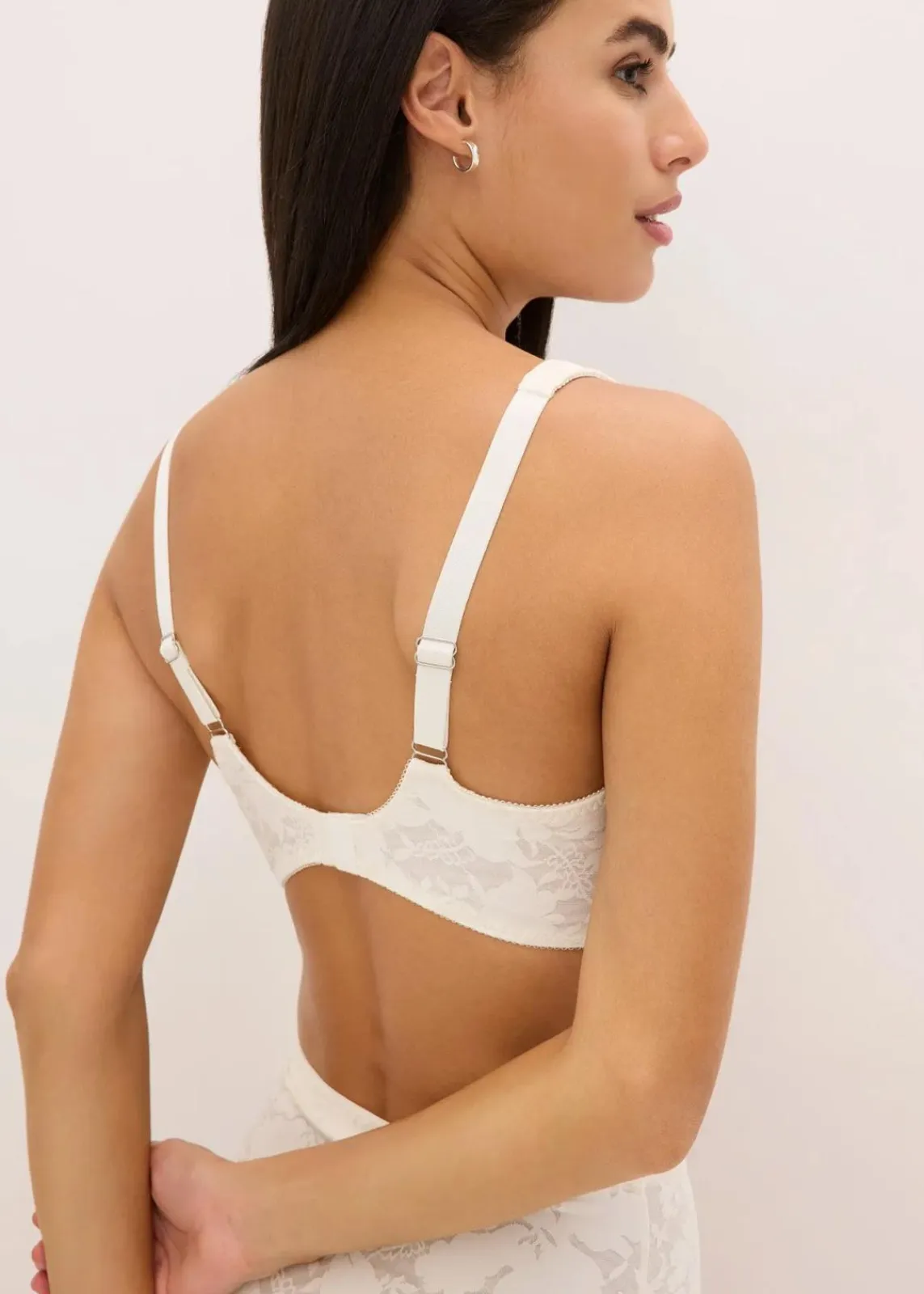 bonprix Wäsche·Dessous|Wäsche·Große Cups D-H^Bügel-BH aus zarter Spitze wollweiß