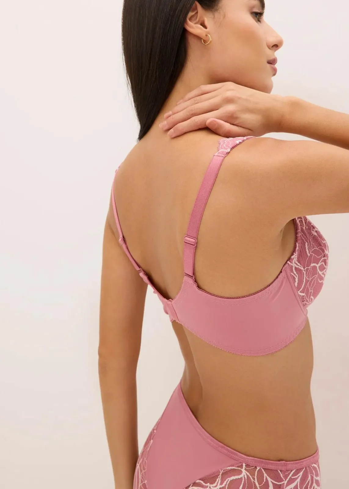 bonprix Wäsche·Dessous|Wäsche·Große Cups D-H^Bügel-BH mit gepolsterten Trägern beerensorbet/wollweiß