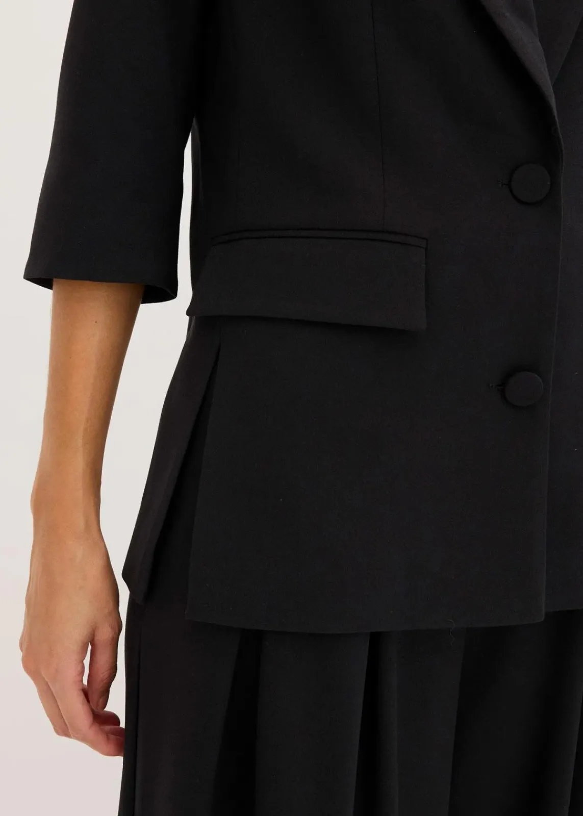 bonprix Blazer^Blazer mit modisch betonten Schultern schwarz