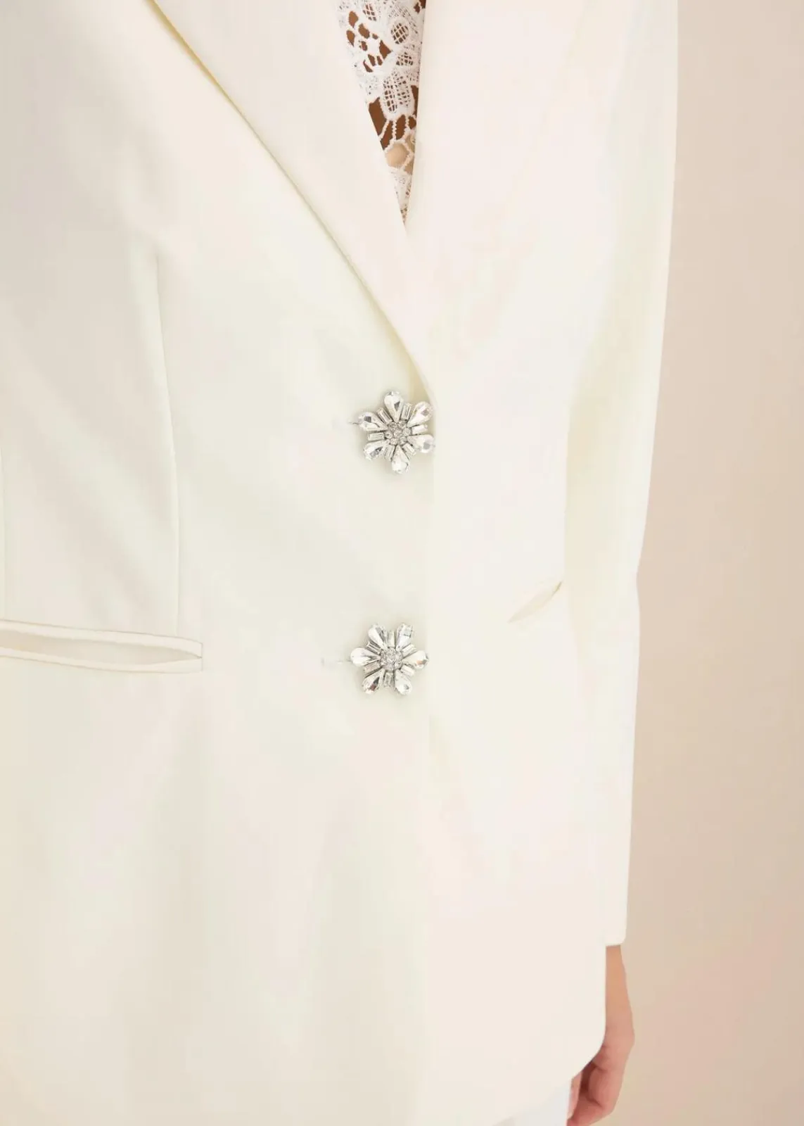 bonprix Blazer^Blazer mit Schmuckknöpfen wollweiß