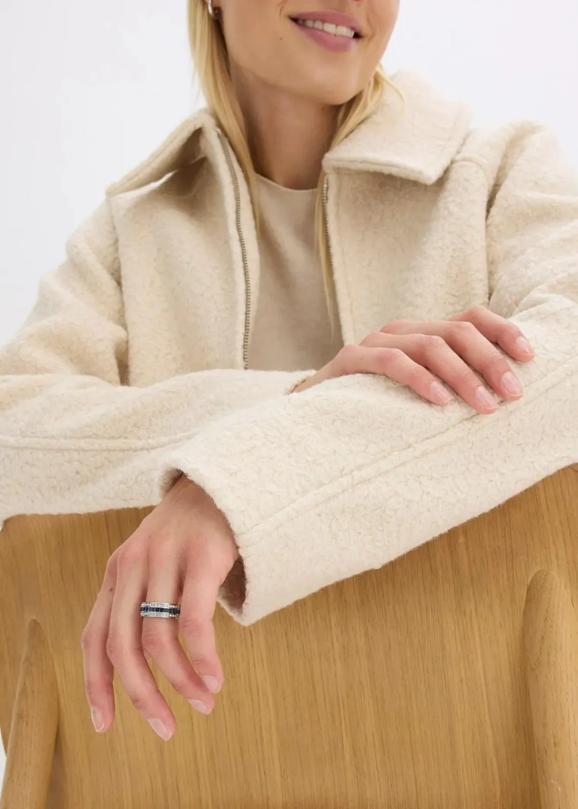 bonprix Bekleidung·Hosen|Jacken & Mäntel^Blouson aus softem Bouclé kieselbeige