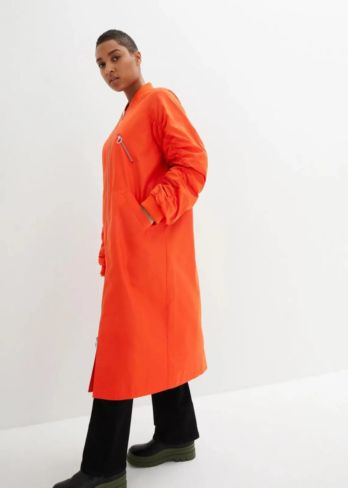 bonprix Nachhaltigere Materialien|Jacken & Mäntel^Blouson-Mantel mit Strickkragen tieforange