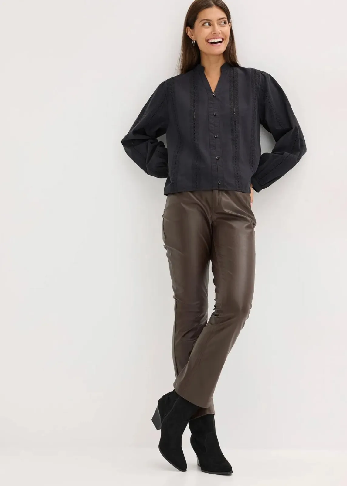 bonprix Blusen & Tuniken|Bekleidung·Jacken & Mäntel^Bluse aus Baumwolle mit Spitzen-Details schwarz