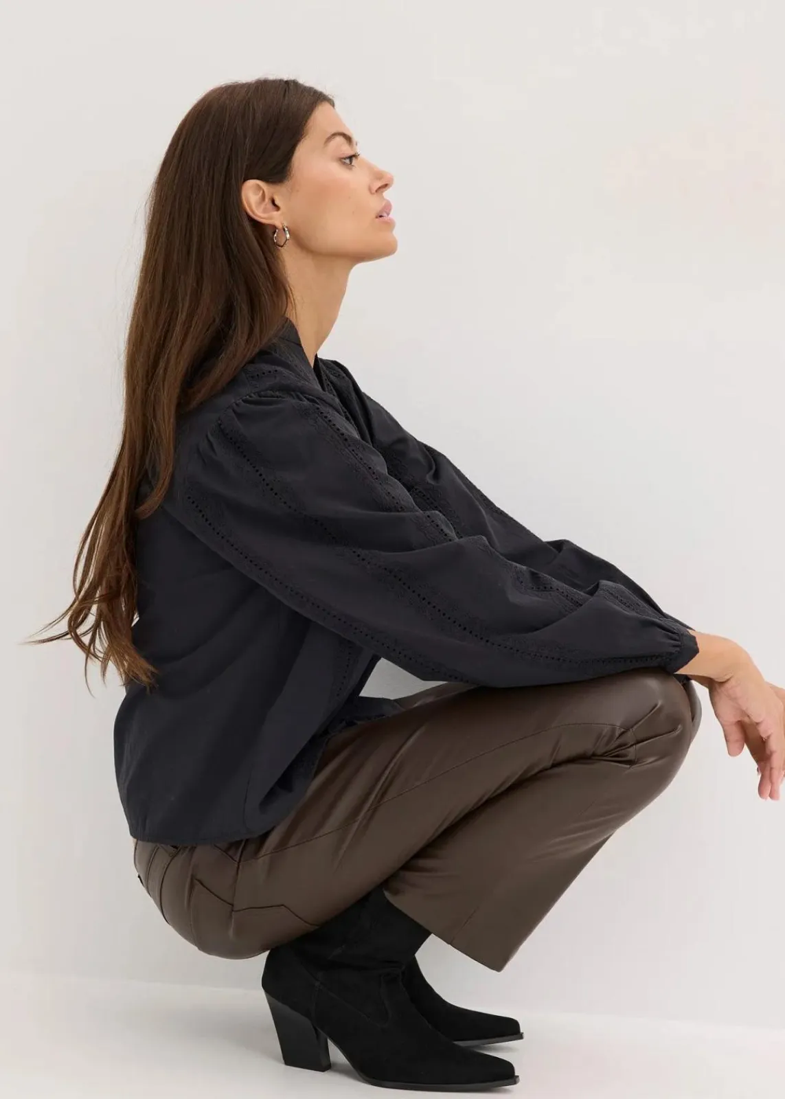bonprix Blusen & Tuniken|Bekleidung·Jacken & Mäntel^Bluse aus Baumwolle mit Spitzen-Details schwarz