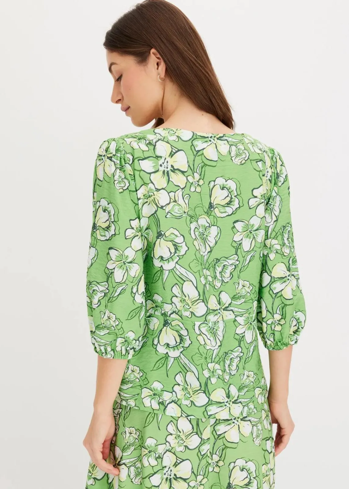 bonprix Bekleidung·Jacken & Mäntel|Blusen & Tuniken^Bluse aus feinem Viskose-Mix kleegrün bedruckt
