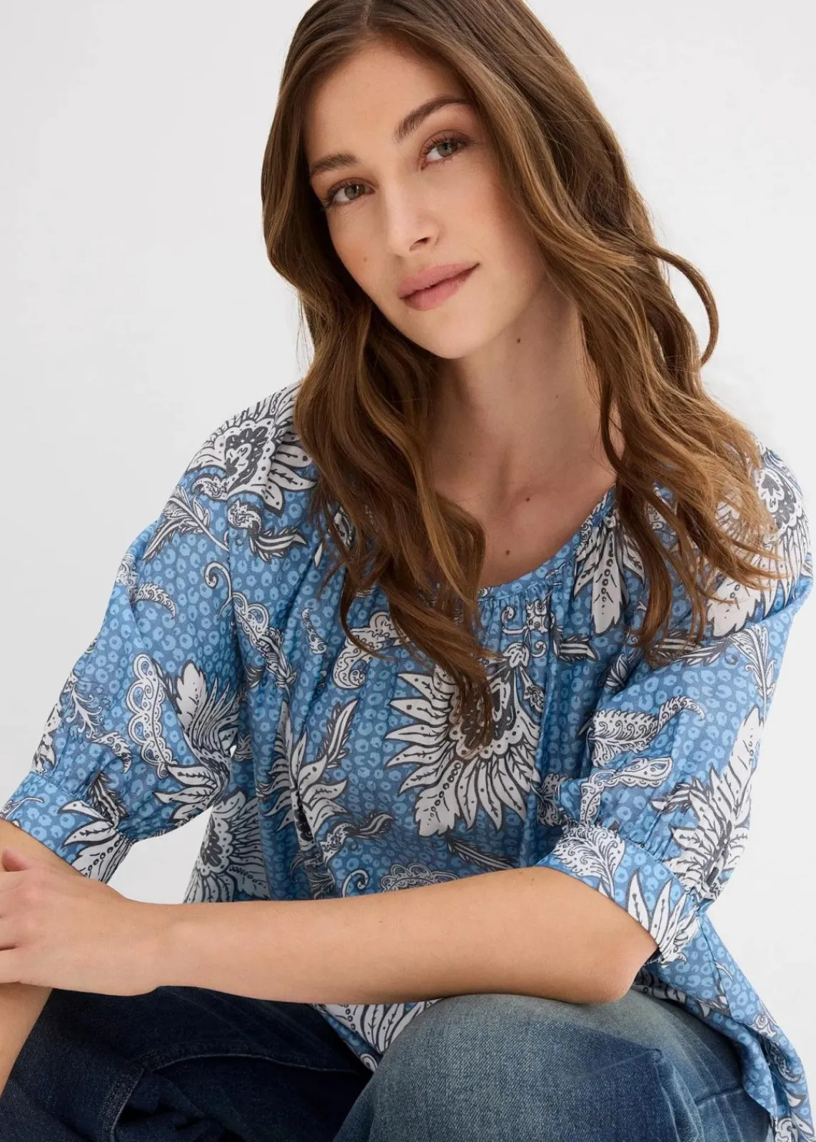 bonprix Bekleidung·Jacken & Mäntel|Blusen & Tuniken^Bluse aus feinem Viskose-Mix wellenblau bedruckt