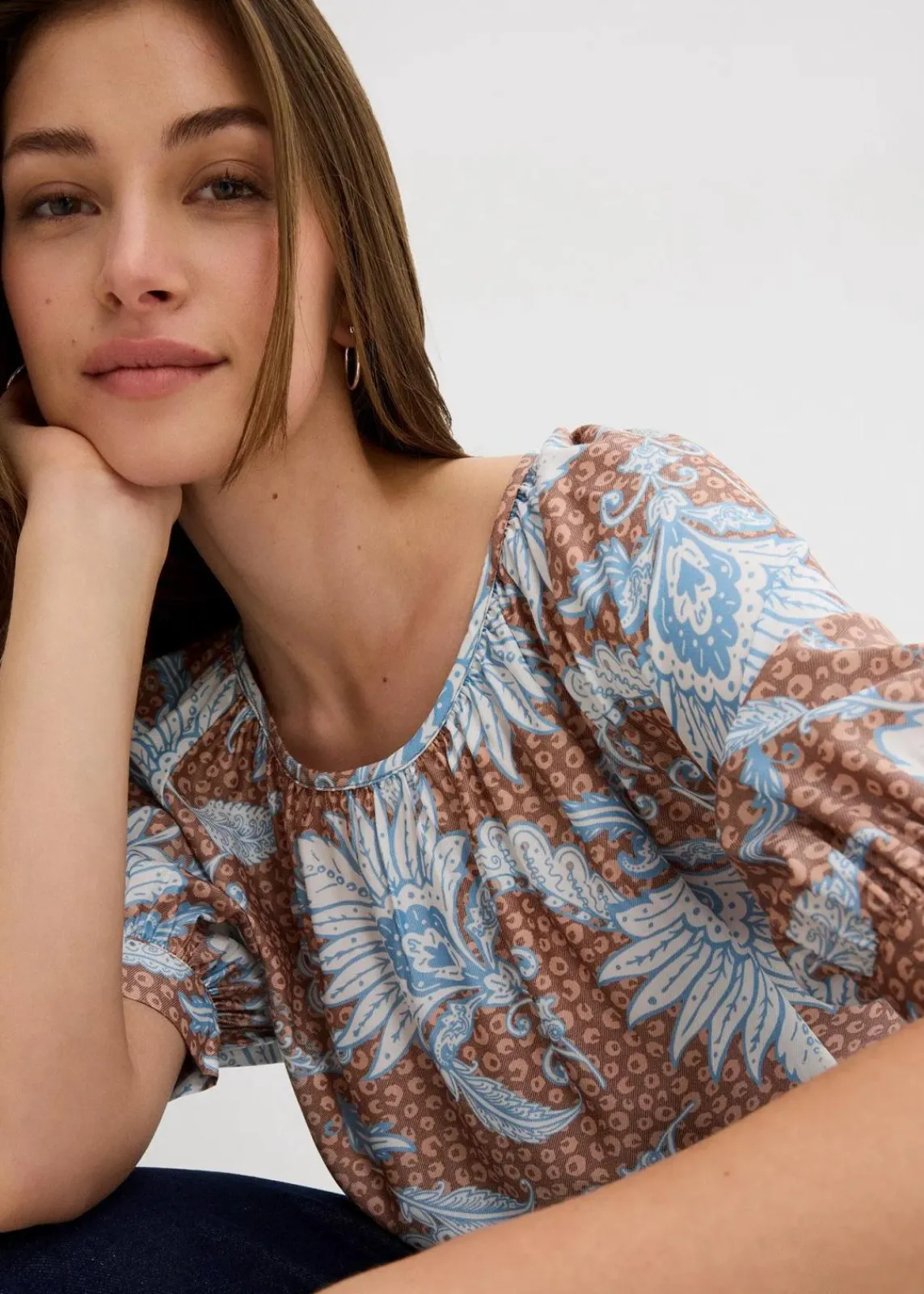 bonprix Blusen & Tuniken|Bekleidung·Jacken & Mäntel^Bluse aus feinem Viskose-Mix gewürzbraun bedruckt