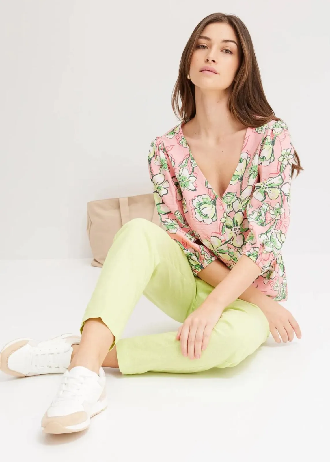 bonprix Blusen & Tuniken|Bekleidung·Jacken & Mäntel^Bluse aus feinem Viskose-Mix softrosa bedruckt
