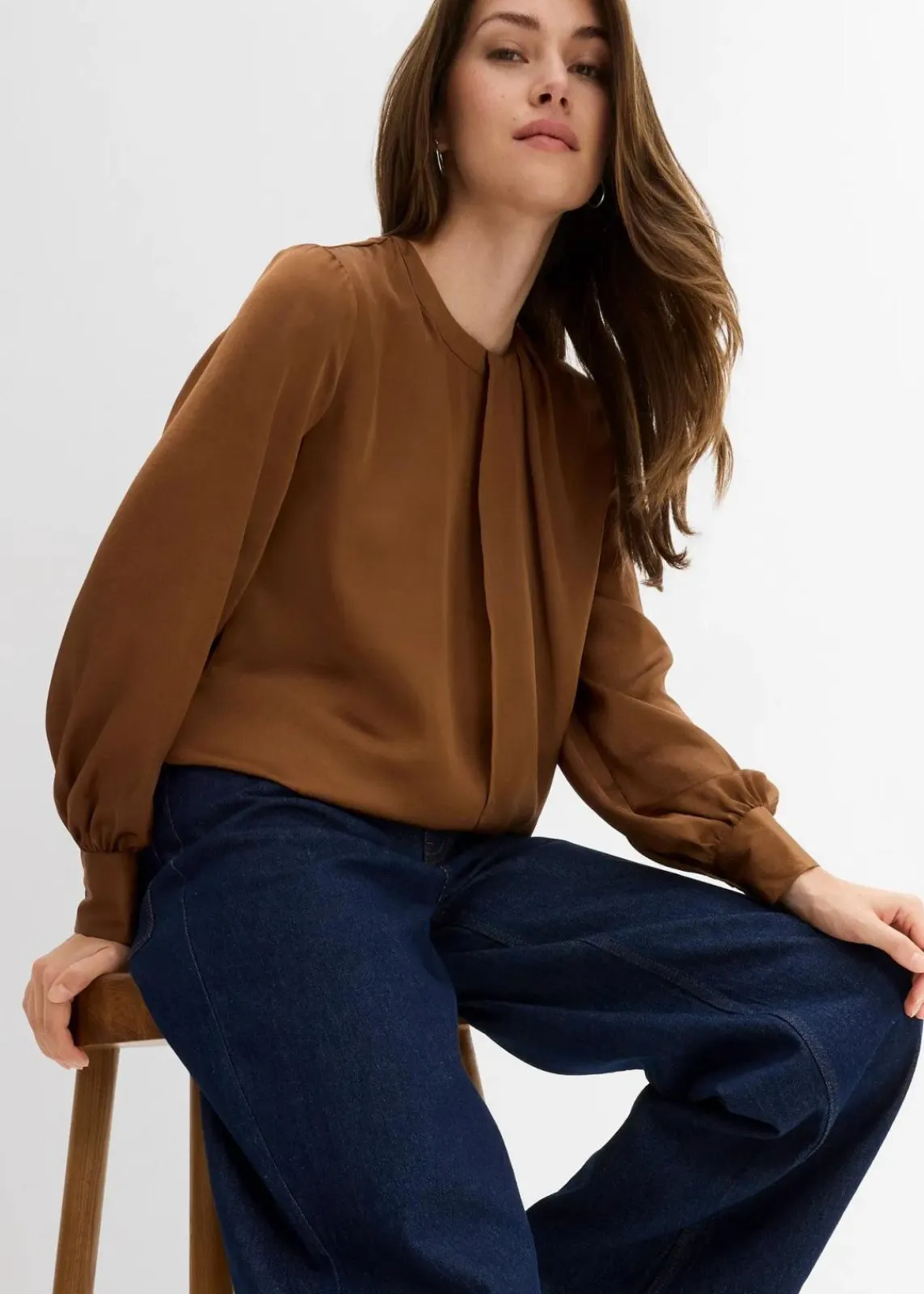 bonprix Blusen & Tuniken|Bekleidung·Jacken & Mäntel^Bluse aus fließendem Satin gewürzbraun