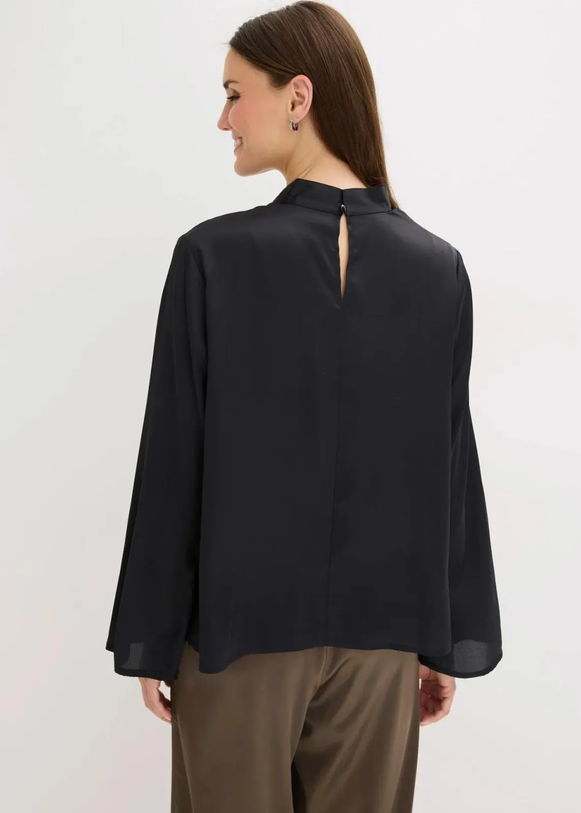 bonprix Bekleidung·Jacken & Mäntel|Blusen & Tuniken^Bluse aus fließendem Satin schwarz