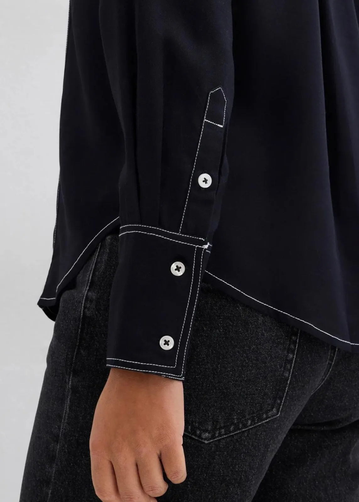 bonprix Bekleidung·Jacken & Mäntel|Nachhaltigere Materialien^Bluse aus fließender Viskose schwarz/wollweiß