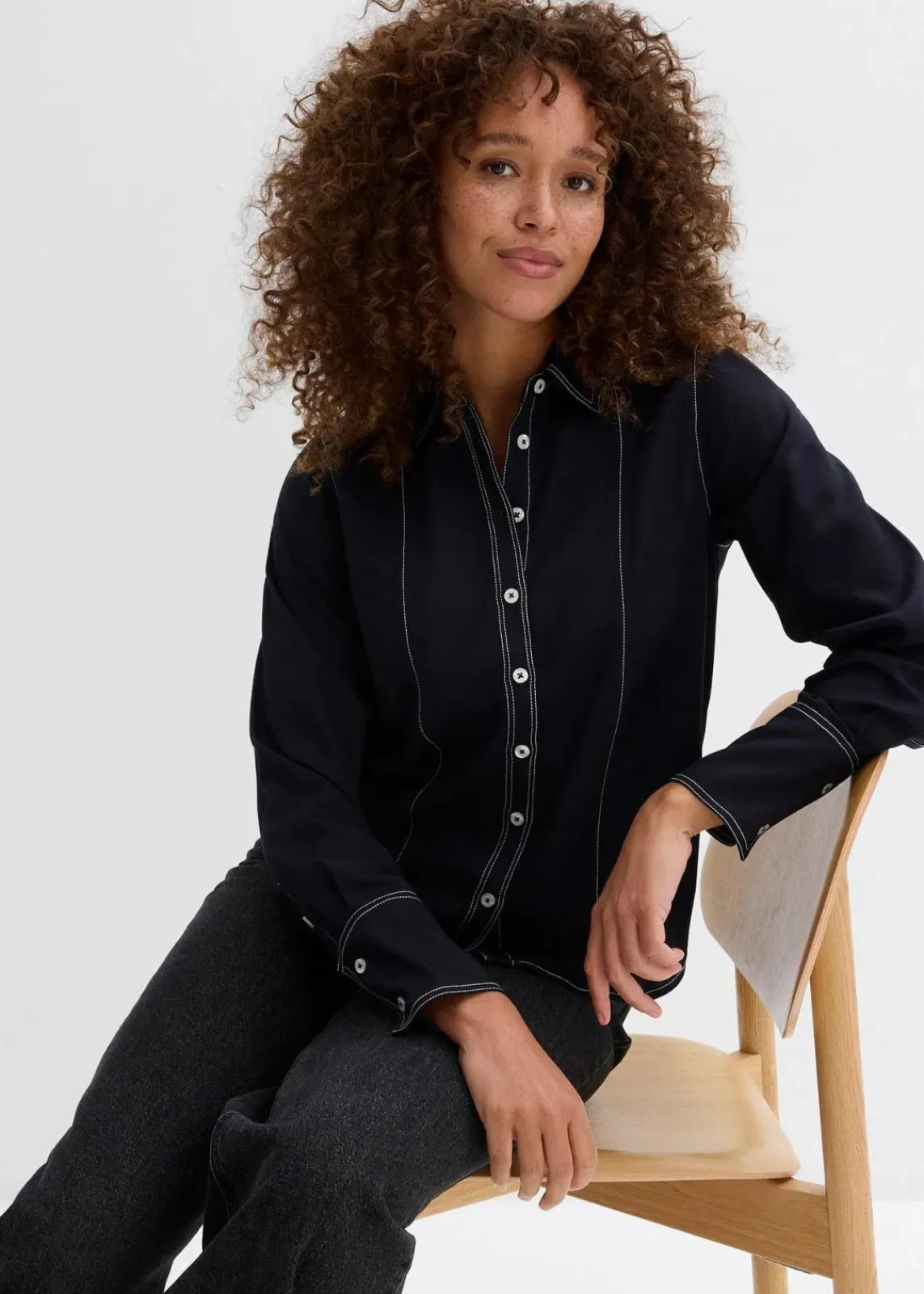 bonprix Bekleidung·Jacken & Mäntel|Nachhaltigere Materialien^Bluse aus fließender Viskose schwarz/wollweiß