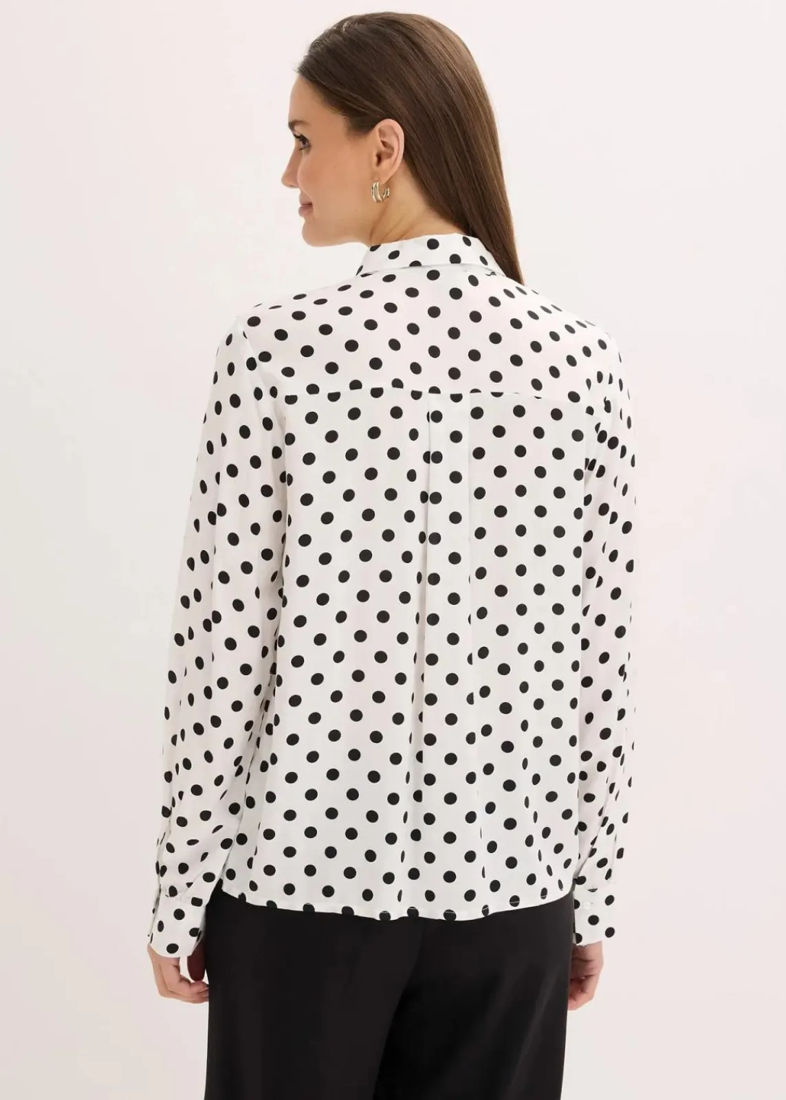 bonprix Bekleidung·Jacken & Mäntel|Nachhaltigere Materialien^Bluse aus fließender Viskose wollweiß/schwarz gepunktet