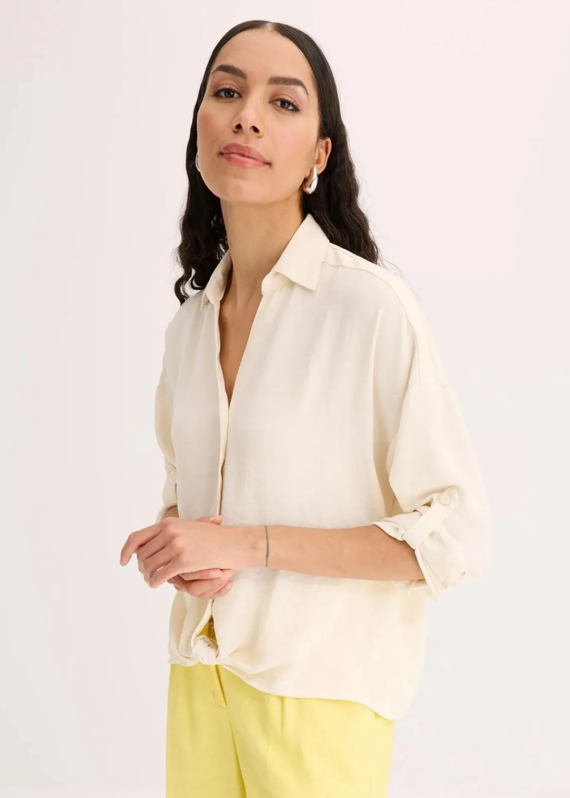 bonprix Blusen & Tuniken|Bekleidung·Jacken & Mäntel^Bluse aus leichtem Crêpe naturbeige