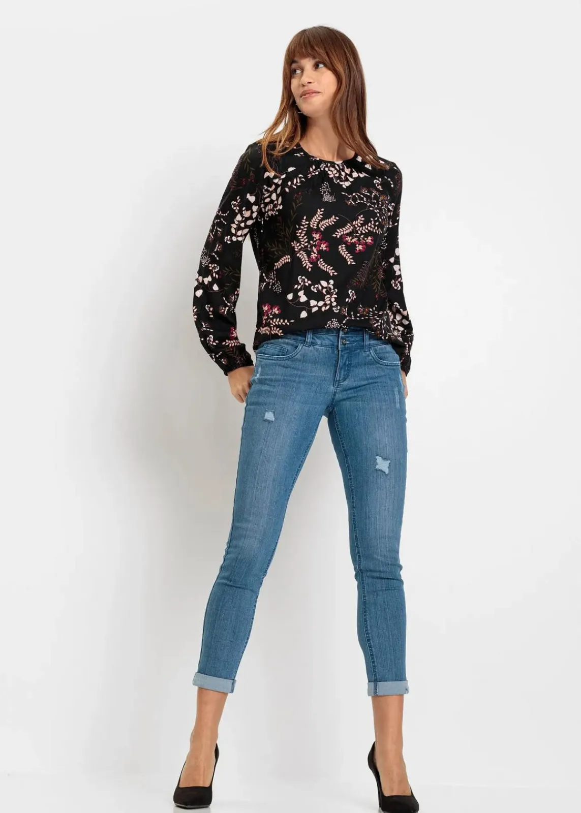 bonprix Blusen & Tuniken|Nachhaltigere Materialien^Bluse aus nachhaltiger Viskose schwarz geblümt