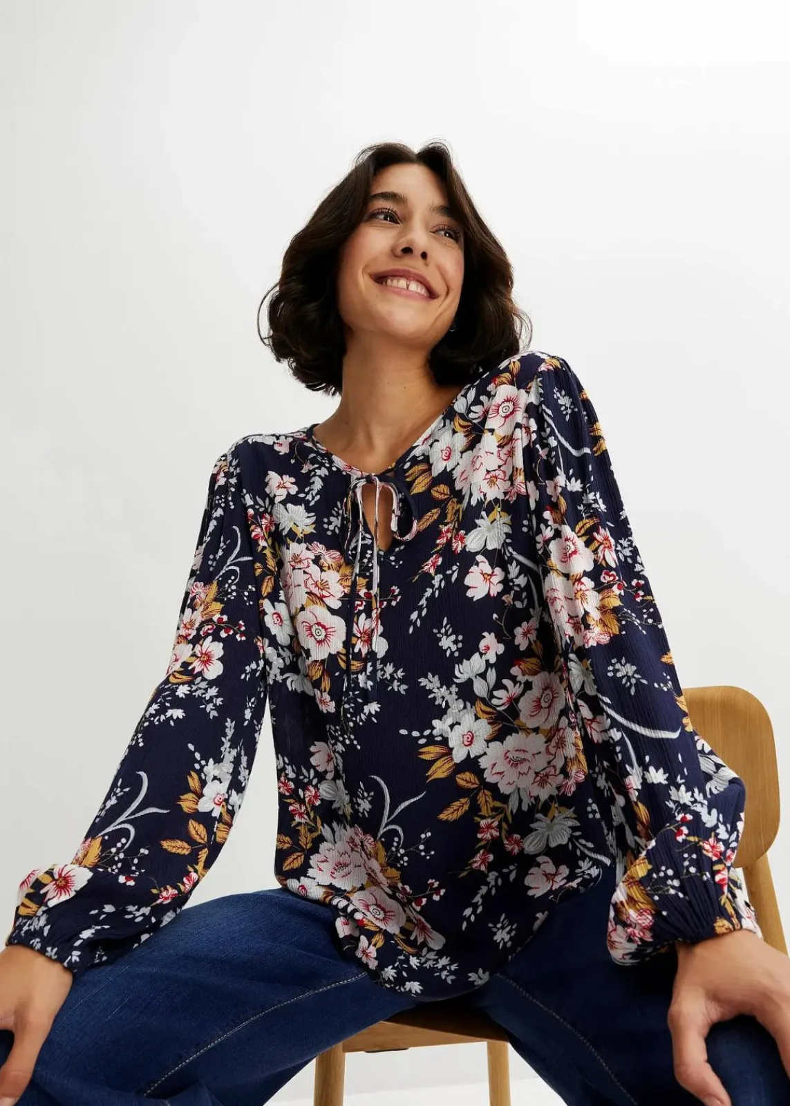 bonprix Bekleidung·Jacken & Mäntel|Nachhaltigere Materialien^Bluse aus reiner Viskose dunkelblau floral