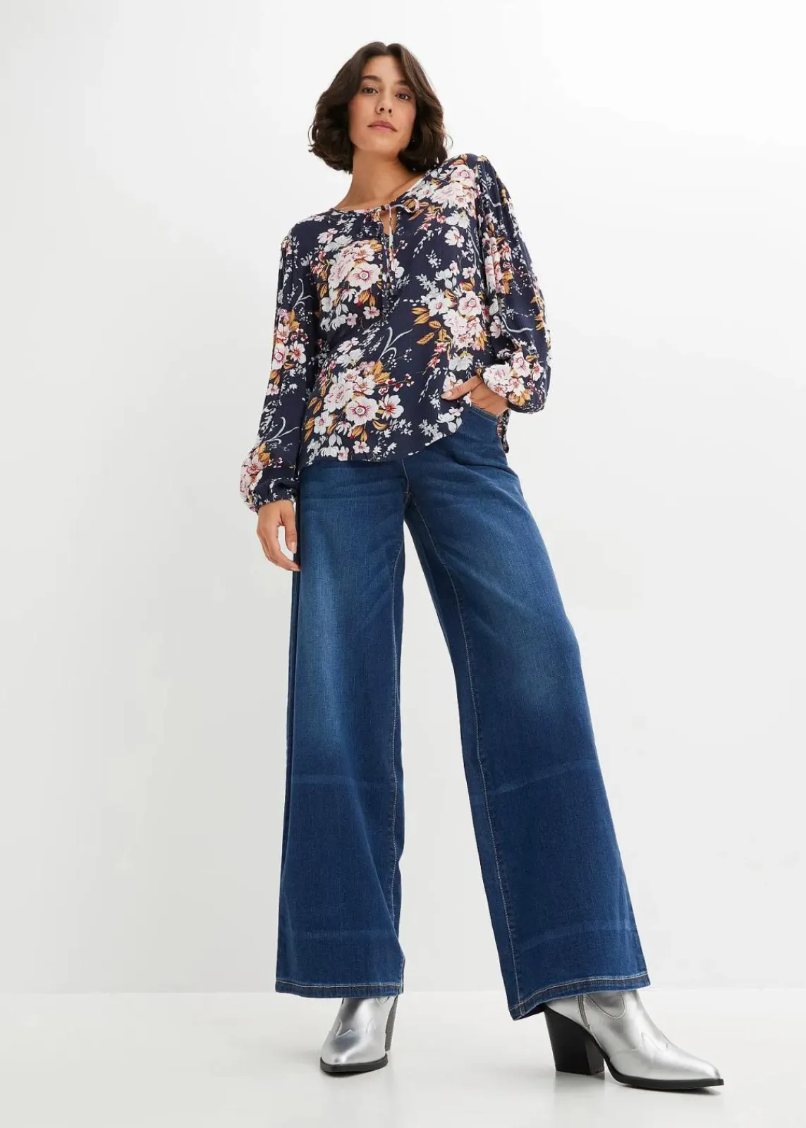 bonprix Bekleidung·Jacken & Mäntel|Nachhaltigere Materialien^Bluse aus reiner Viskose dunkelblau floral