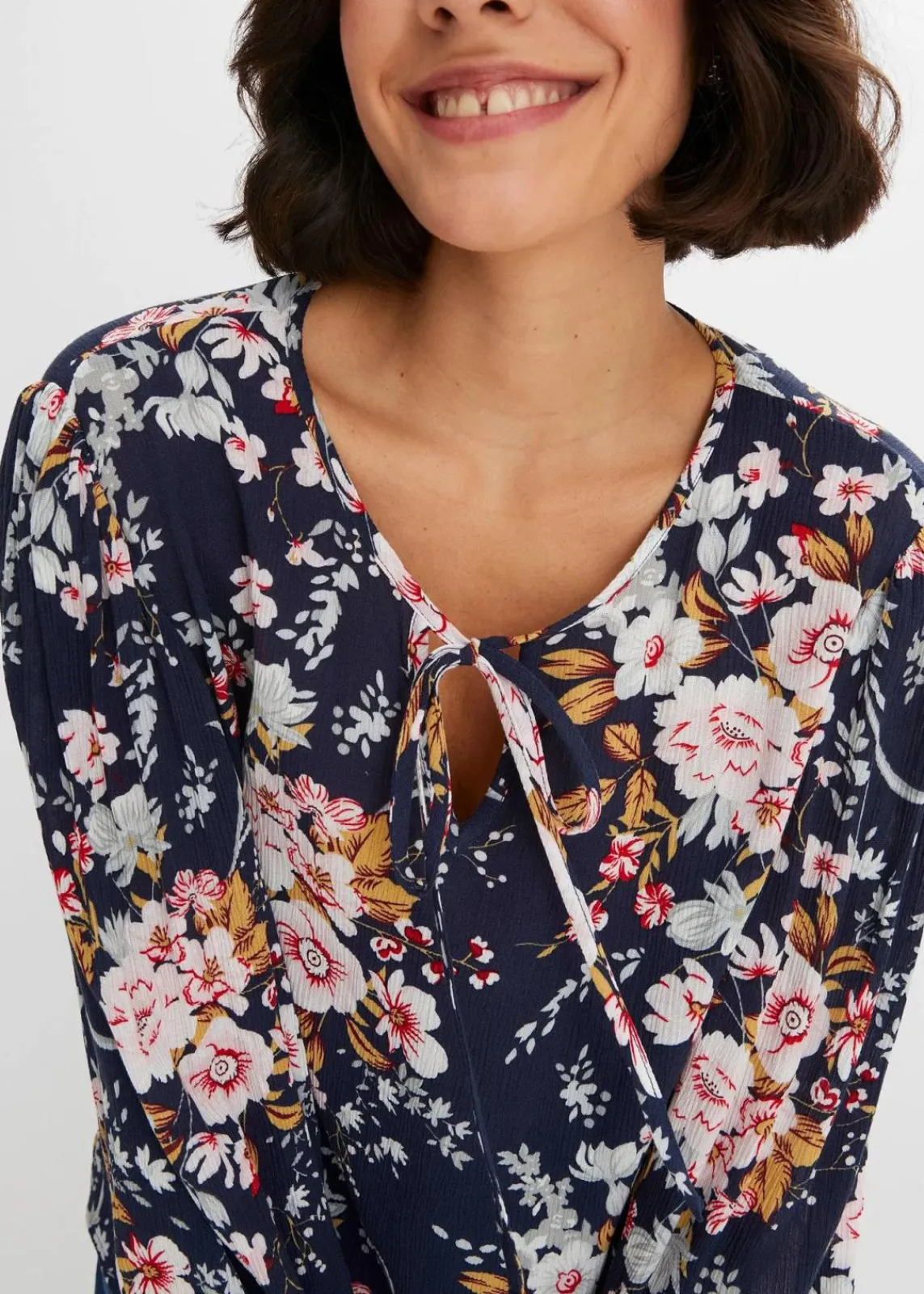 bonprix Bekleidung·Jacken & Mäntel|Nachhaltigere Materialien^Bluse aus reiner Viskose dunkelblau floral
