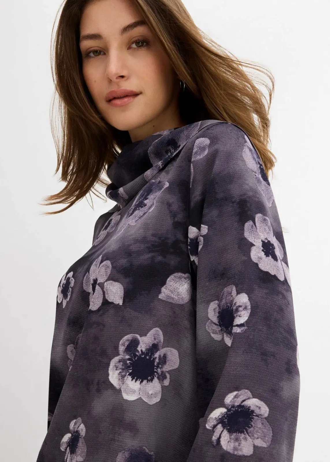 bonprix Bekleidung·Jacken & Mäntel|Blusen & Tuniken^Bluse aus strukturiertem Crêpe dunkelgrau floral