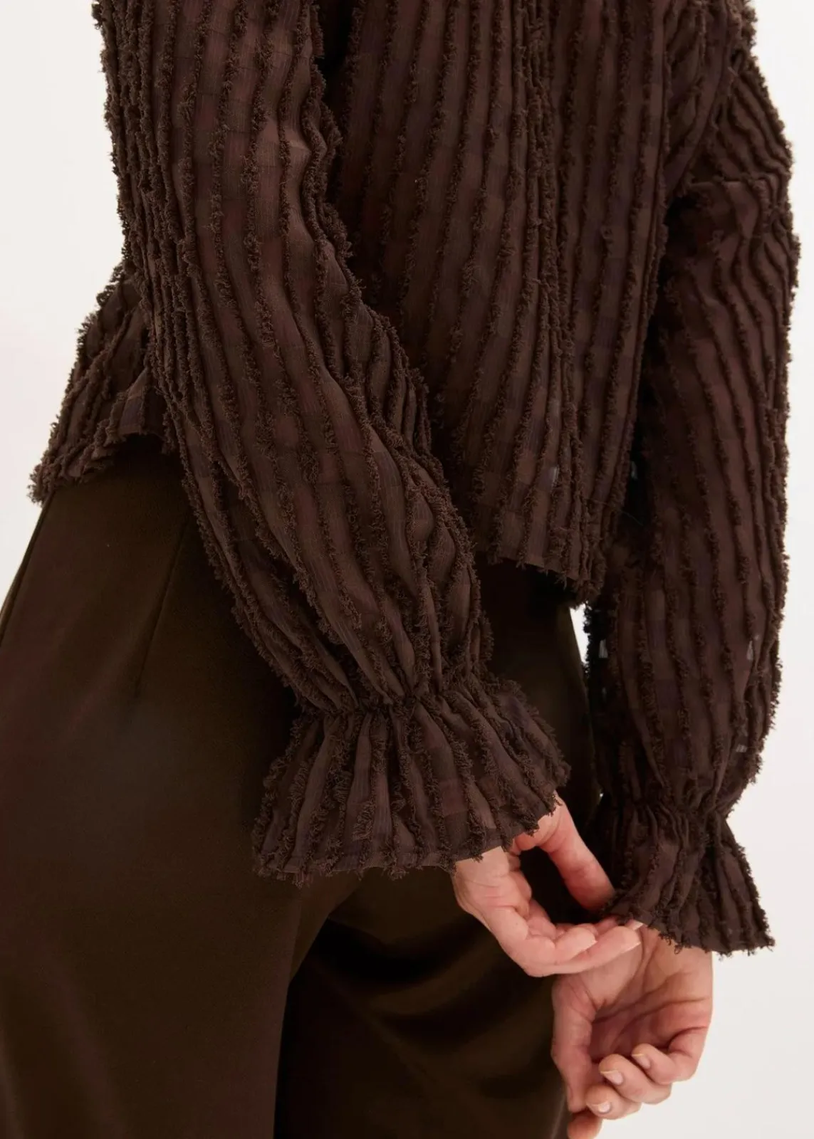 bonprix Blusen & Tuniken|Bekleidung·Jacken & Mäntel^Bluse aus strukturiertem Material dunkelbraun