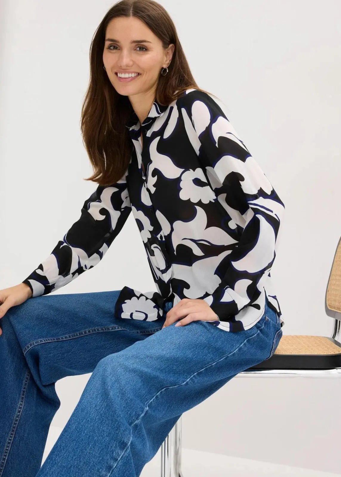 bonprix Blusen & Tuniken|Bekleidung·Jacken & Mäntel^Bluse bedruckt schwarz/weiß bedruckt