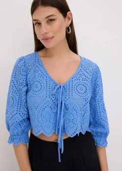 bonprix Bekleidung·Jacken & Mäntel|Blusen & Tuniken^Bluse mit Lochstickerei und Puffärmeln mittelblau