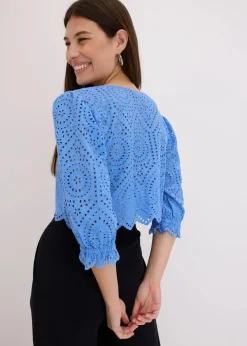 bonprix Bekleidung·Jacken & Mäntel|Blusen & Tuniken^Bluse mit Lochstickerei und Puffärmeln mittelblau
