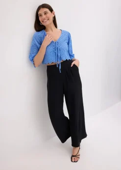 bonprix Bekleidung·Jacken & Mäntel|Blusen & Tuniken^Bluse mit Lochstickerei und Puffärmeln mittelblau
