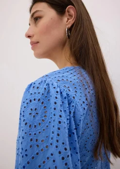 bonprix Bekleidung·Jacken & Mäntel|Blusen & Tuniken^Bluse mit Lochstickerei und Puffärmeln mittelblau