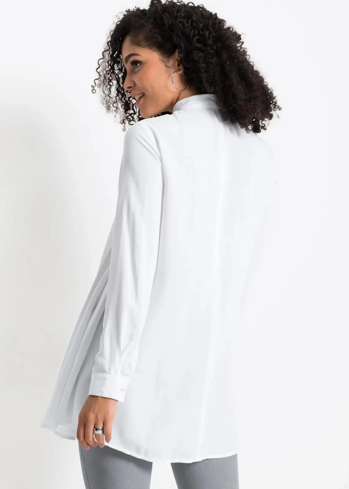 bonprix Nachhaltigere Materialien|Blusen & Tuniken^Bluse mit Perlenknopfleiste weiß