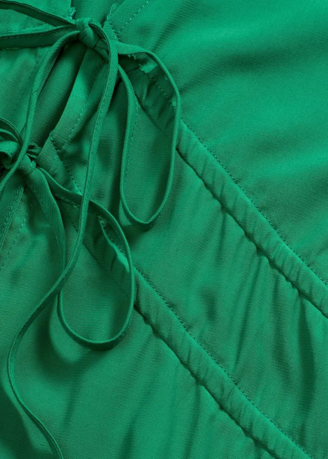 bonprix Blusen & Tuniken|Bekleidung·Jacken & Mäntel^Bluse mit Schleifen edelsteingrün