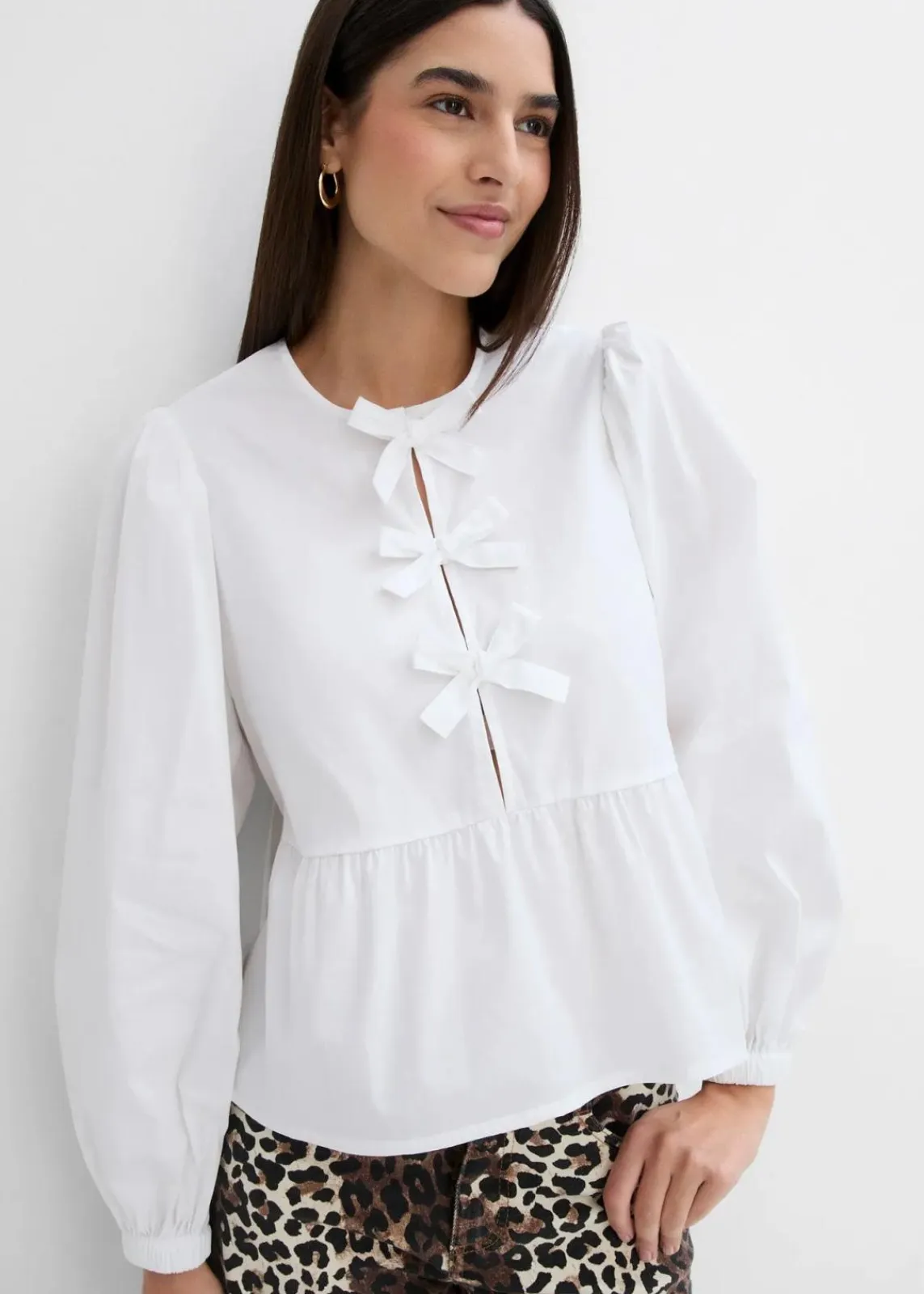 bonprix Blusen & Tuniken|Bekleidung·Jacken & Mäntel^Bluse mit Schleifendetails weiß