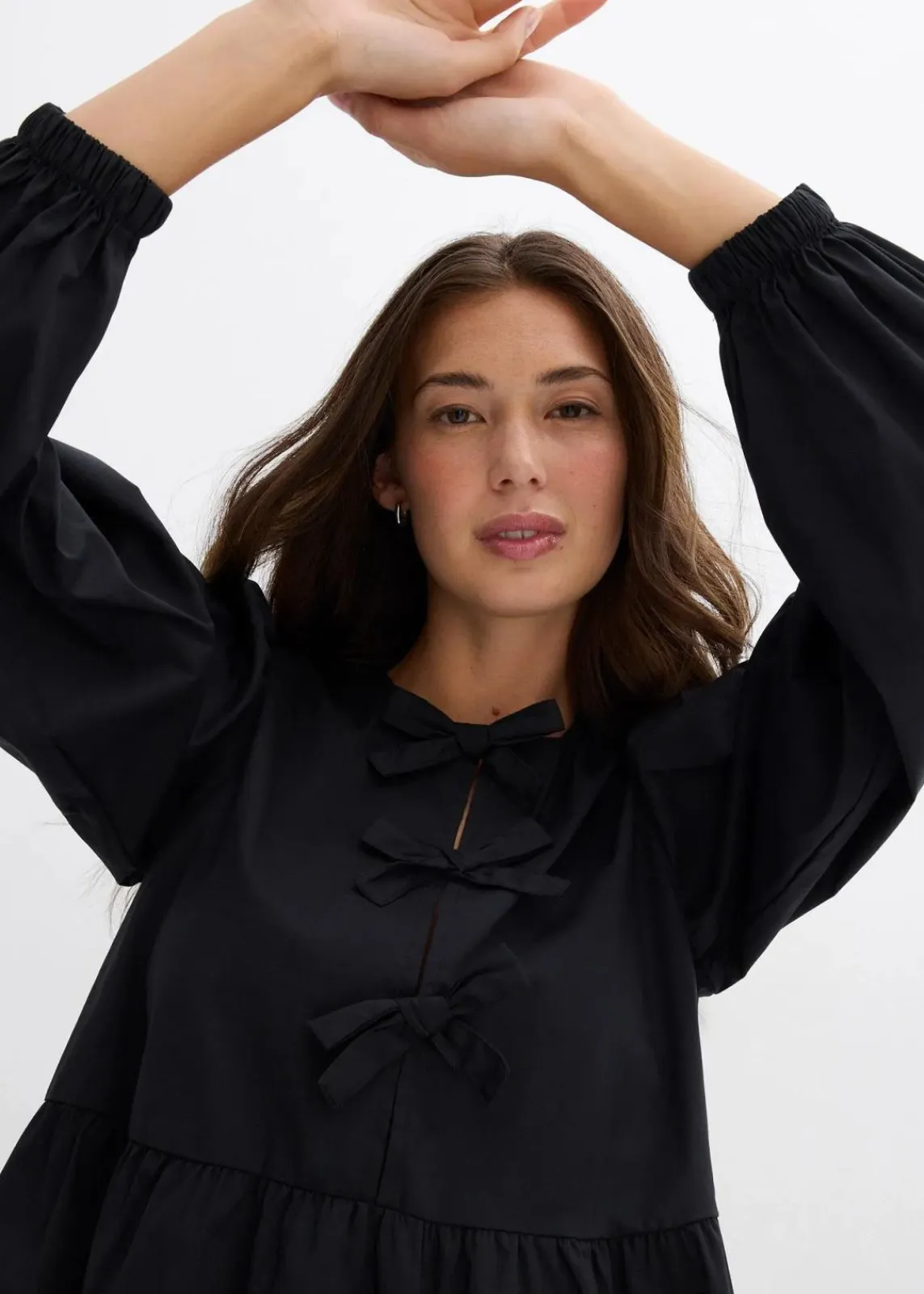 bonprix Bekleidung·Jacken & Mäntel|Blusen & Tuniken^Bluse mit Schleifendetails schwarz