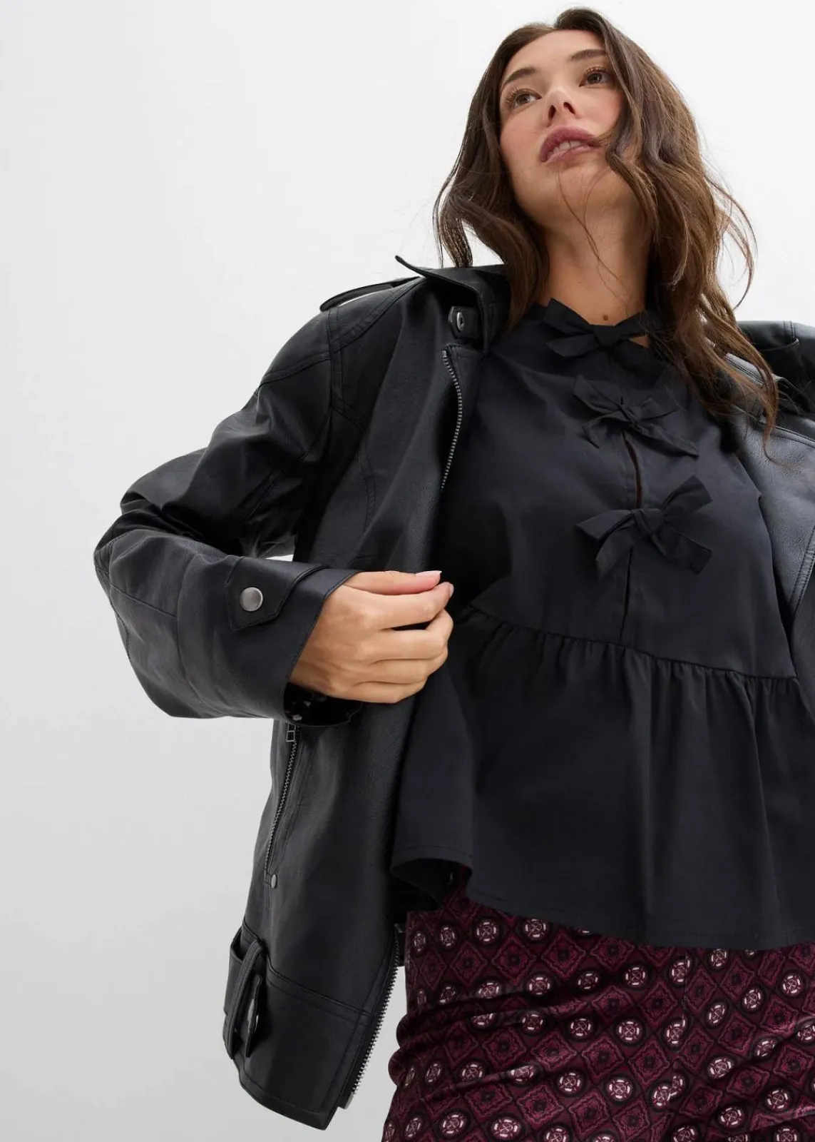 bonprix Bekleidung·Jacken & Mäntel|Blusen & Tuniken^Bluse mit Schleifendetails schwarz