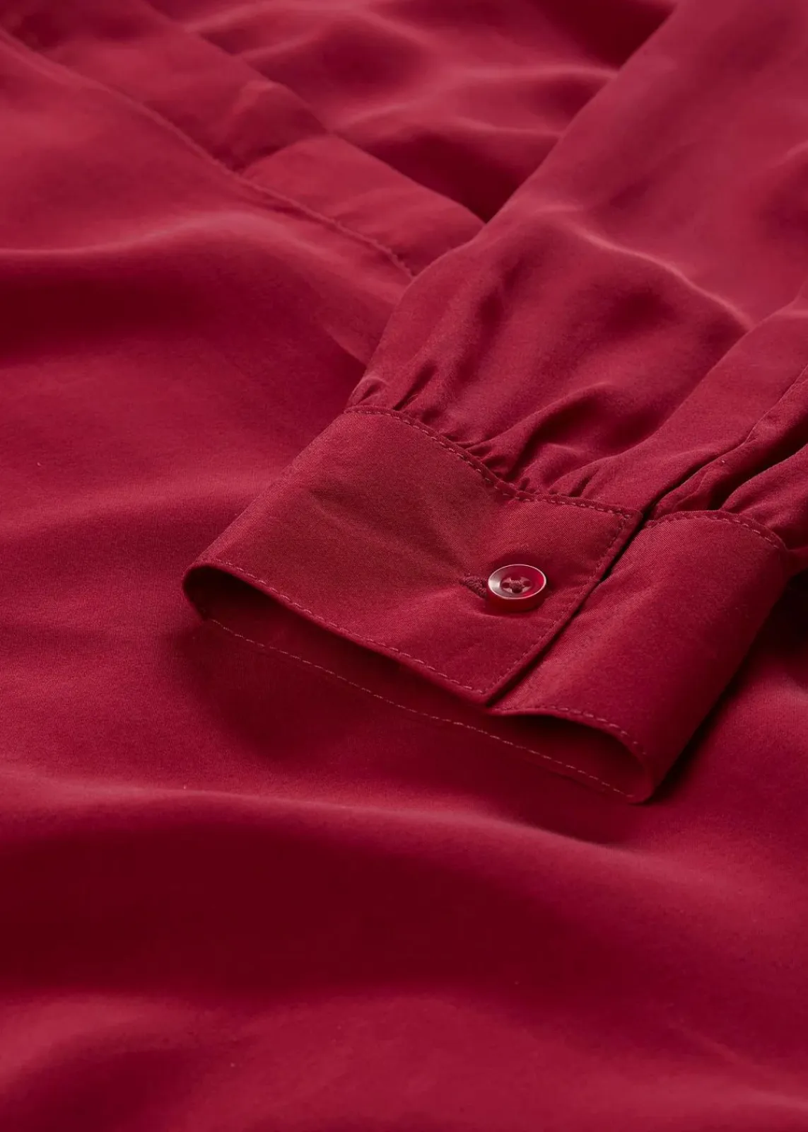 bonprix Blusen & Tuniken|Bekleidung·Jacken & Mäntel^Bluse mit Seidenanteil pflaumenrot