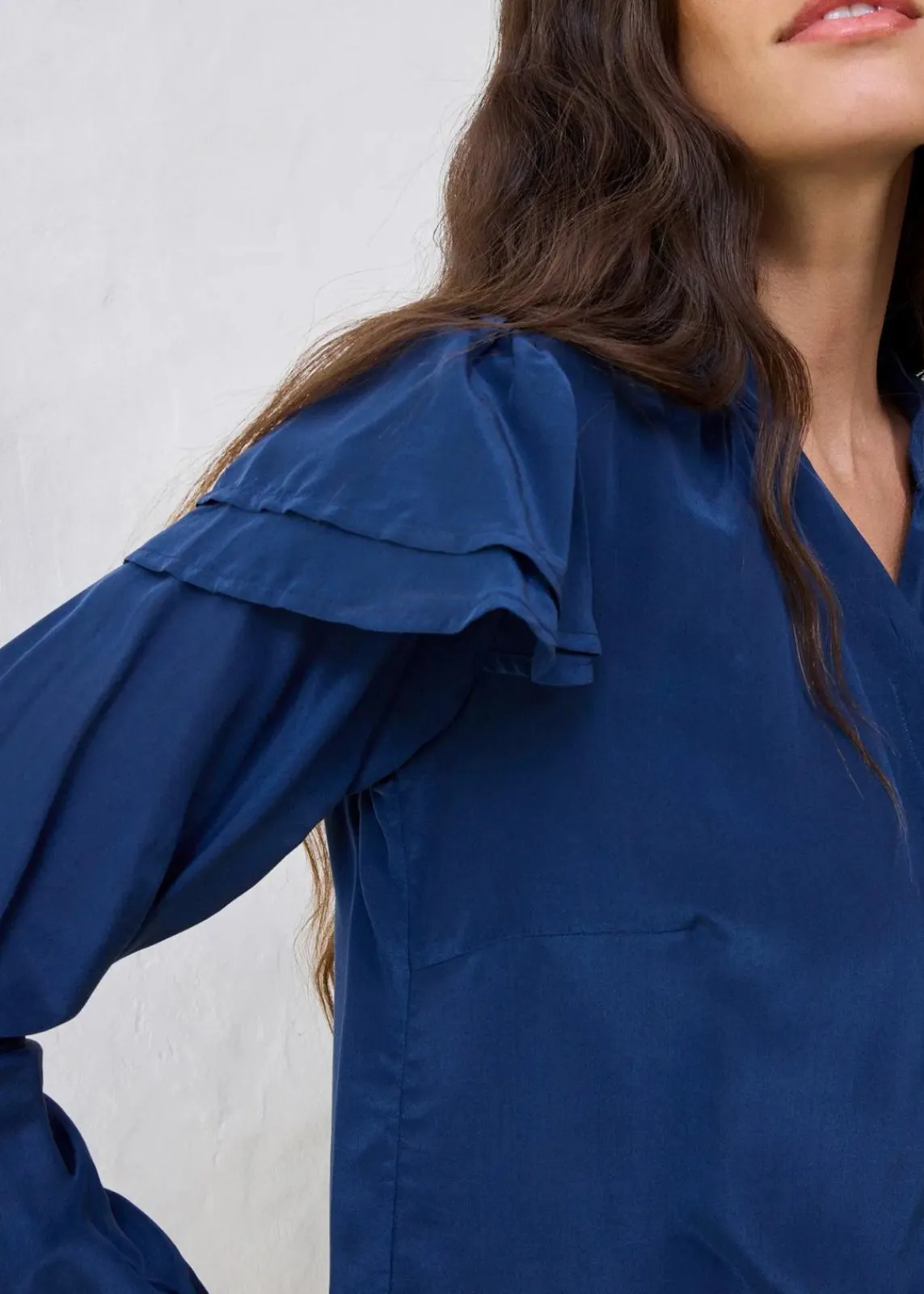 bonprix Bekleidung·Jacken & Mäntel|Blusen & Tuniken^Bluse mit Seidenanteil dunkelblau