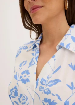 bonprix Kleider|Kurzgrößen^Blusenkleid aus fließender Viskose mittelblau/wollweiß