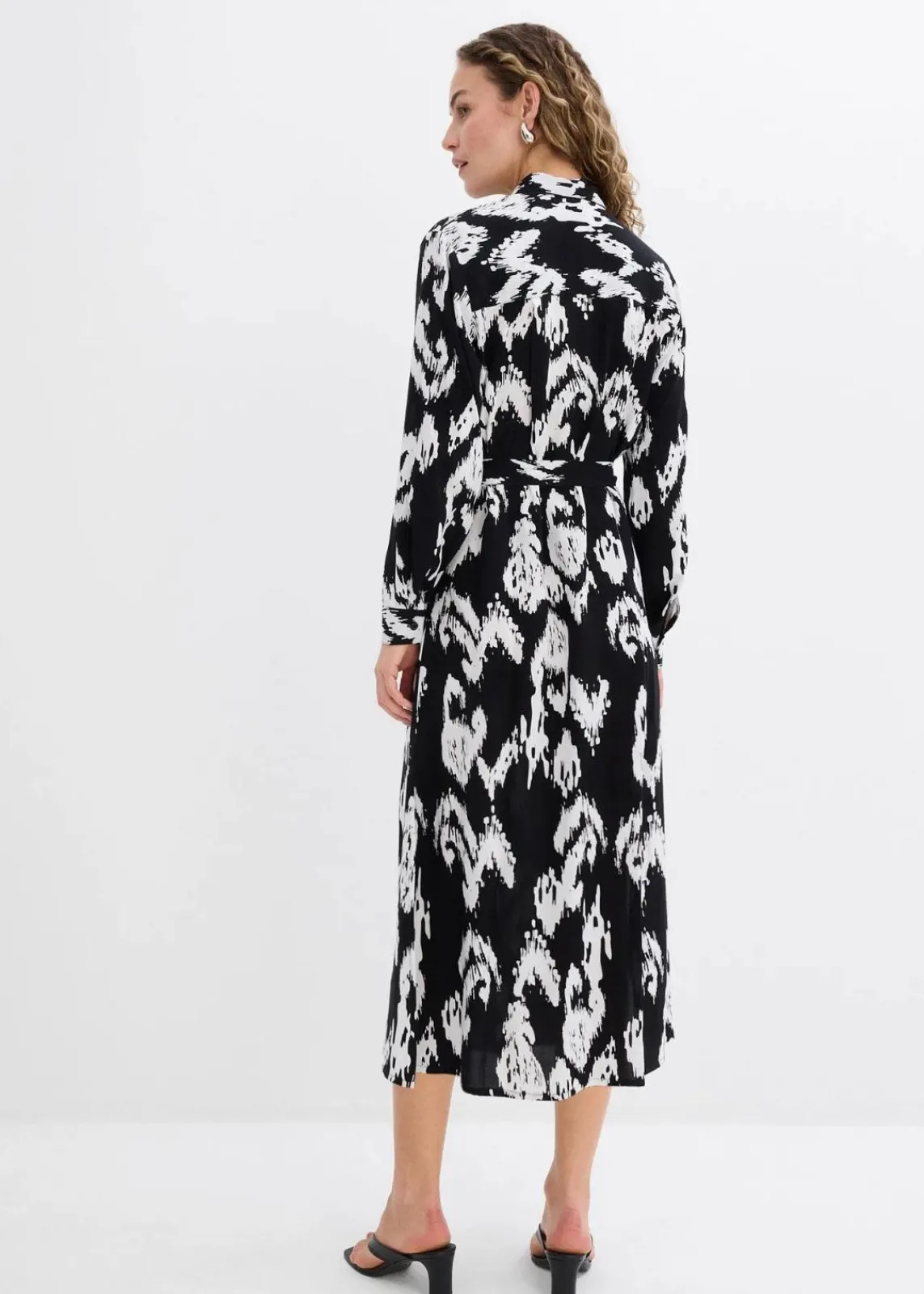 bonprix Bekleidung·Pullover & Strickjacken|Kleider^Blusenkleid aus fließender Viskose schwarz/wollweiß bedruckt