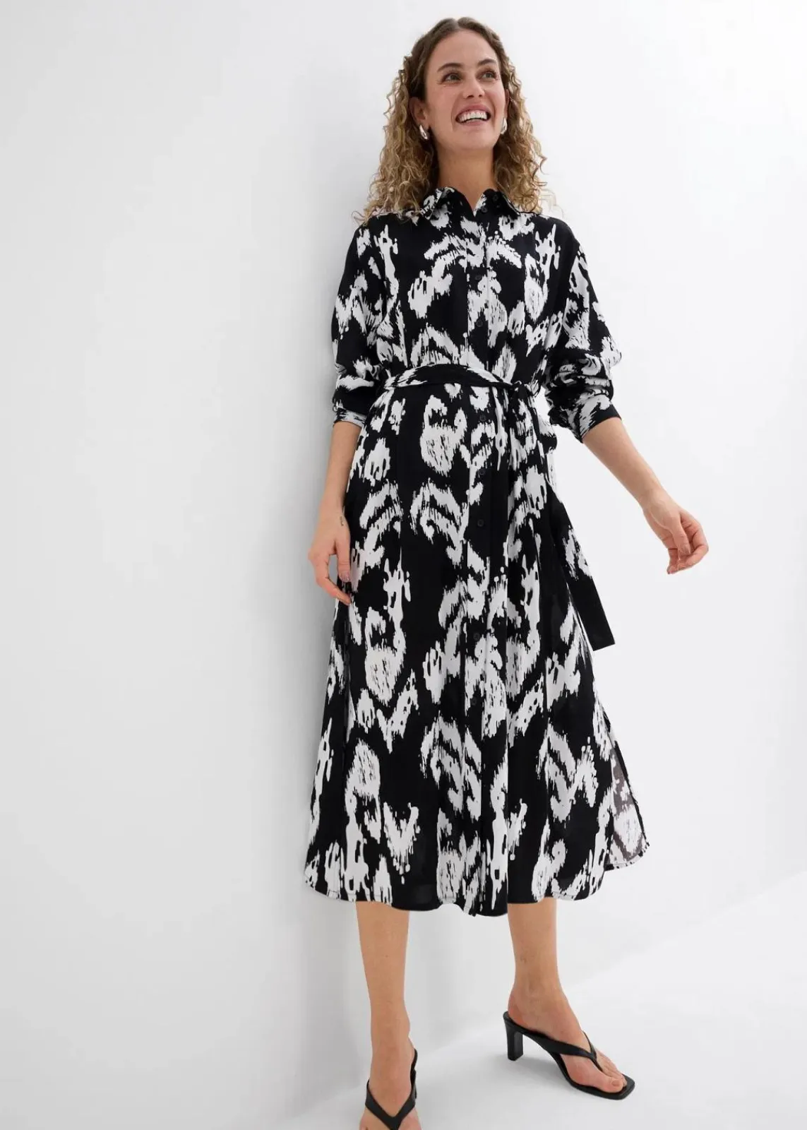 bonprix Bekleidung·Pullover & Strickjacken|Kleider^Blusenkleid aus fließender Viskose schwarz/wollweiß bedruckt