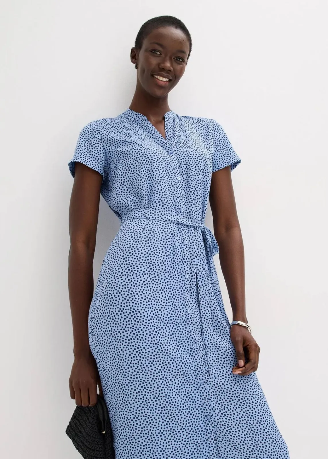 bonprix Kleider|Bekleidung·Pullover & Strickjacken^Blusenkleid mit Pünktchen mittelblau/dunkelblau gepunktet