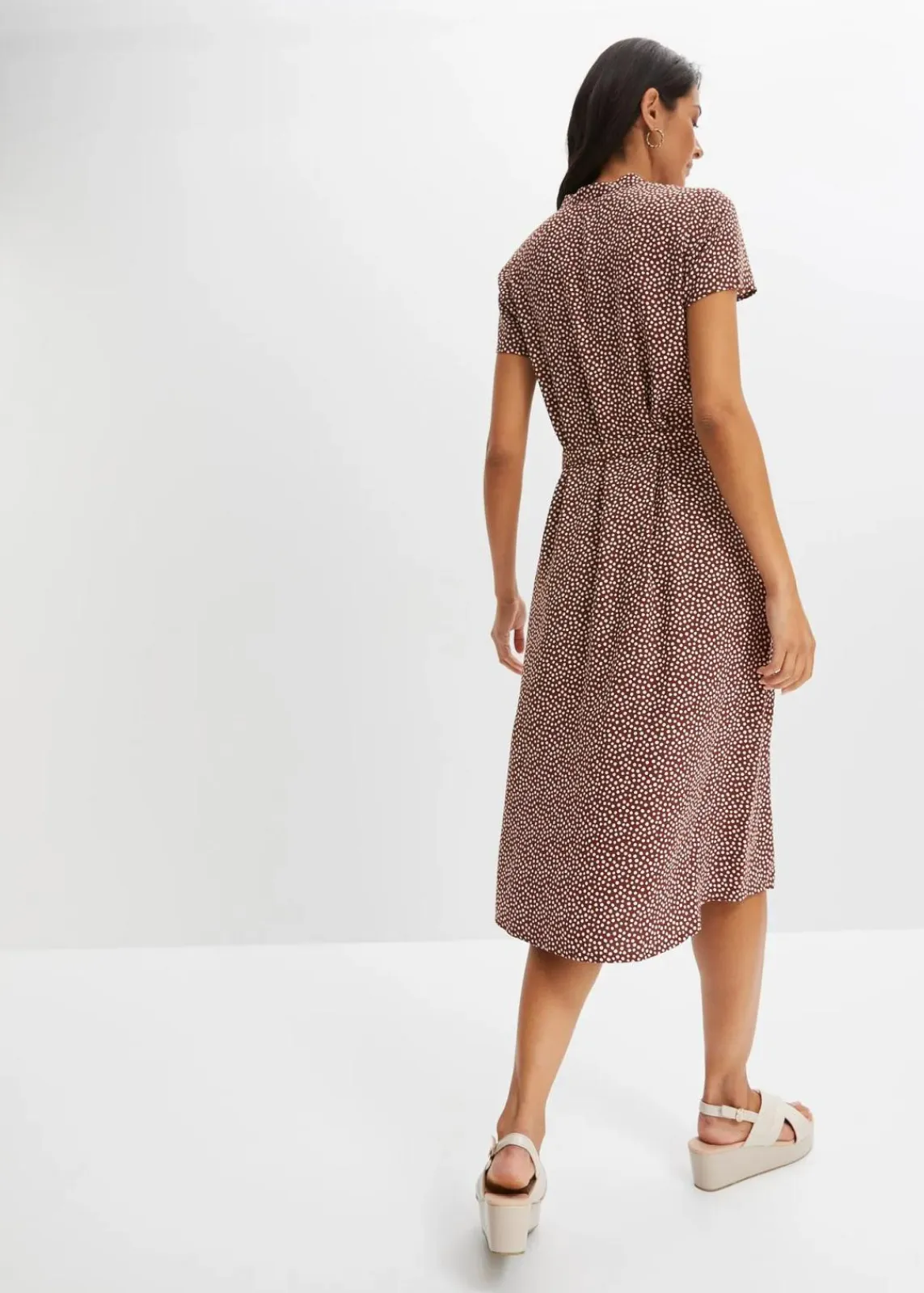 bonprix Bekleidung·Pullover & Strickjacken|Kleider^Blusenkleid mit Pünktchen rauchbraun/weiß gepunktet