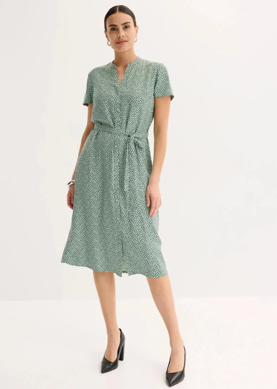 bonprix Kleider|Bekleidung·Pullover & Strickjacken^Blusenkleid mit Pünktchen pastellgrün/schwarz gepunktet