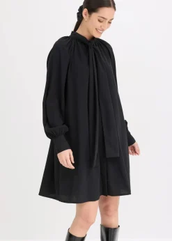bonprix Bekleidung·Pullover & Strickjacken|Nachhaltigere Materialien^Blusenkleid mit Schluppenkragen schwarz