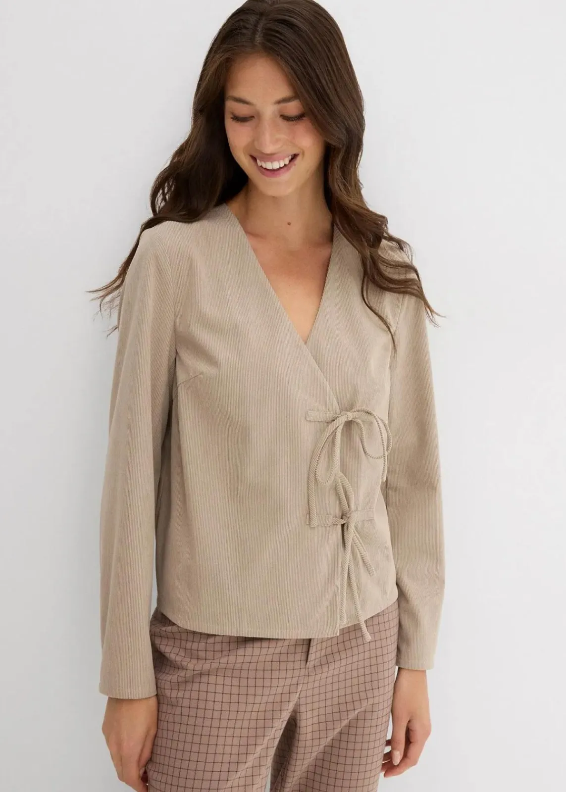 bonprix Blusen & Tuniken^Blusenshirt aus feinem Cord beige