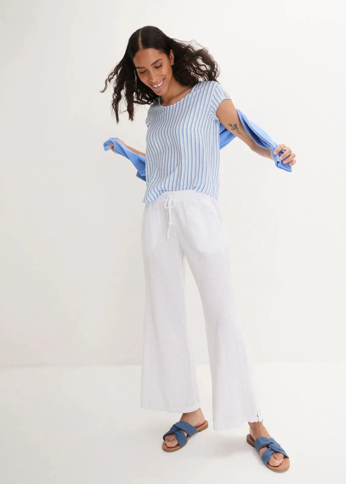 bonprix Bekleidung·Jacken & Mäntel|Blusen & Tuniken^Blusenshirt aus softem Viskose-Mix hellblau/weiß/mittelblau gestreift