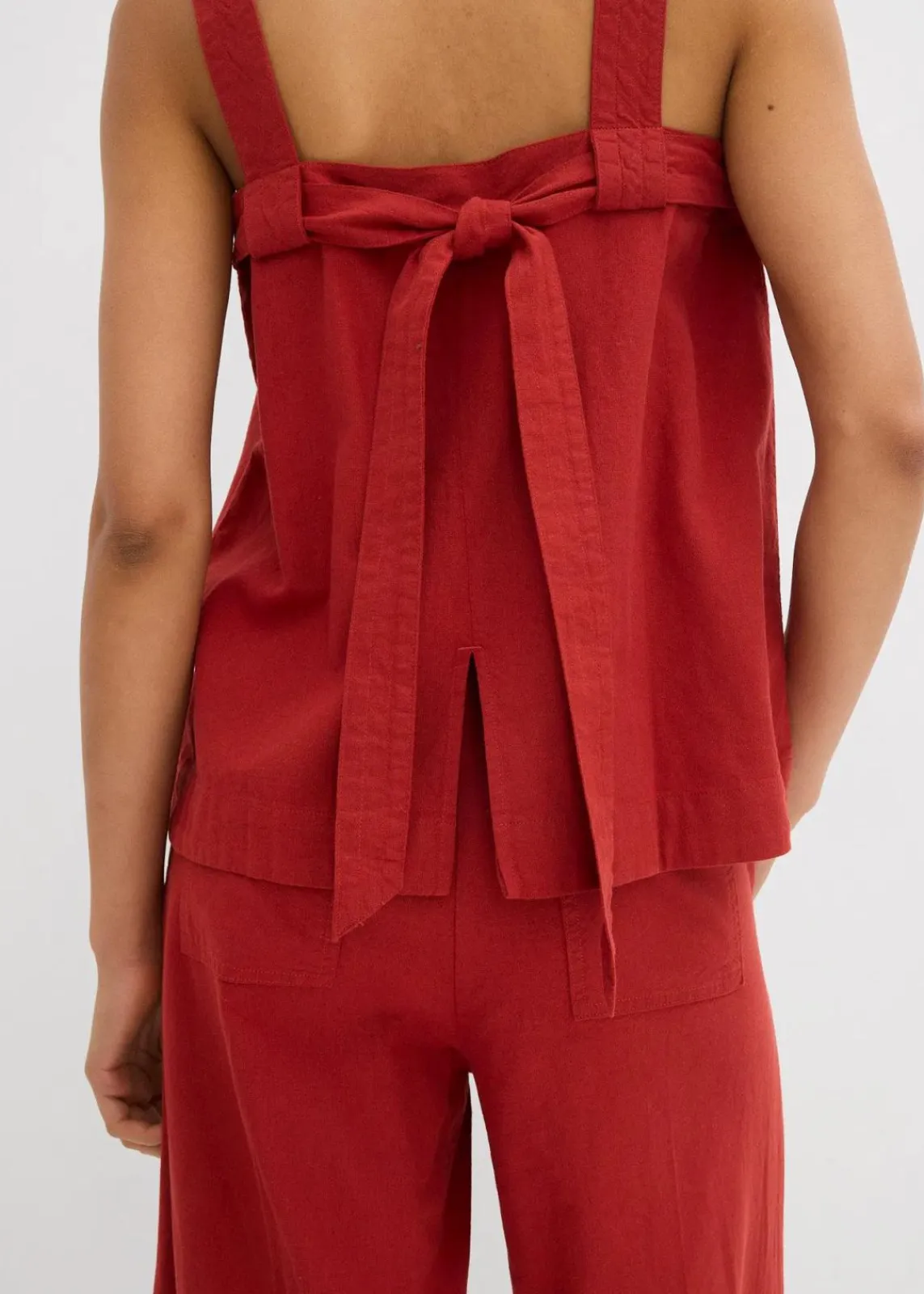 bonprix Shirts & Tops|Blusen & Tuniken^Blusentop mit Bindedetail hinten aus Viskose-Mix karminrot