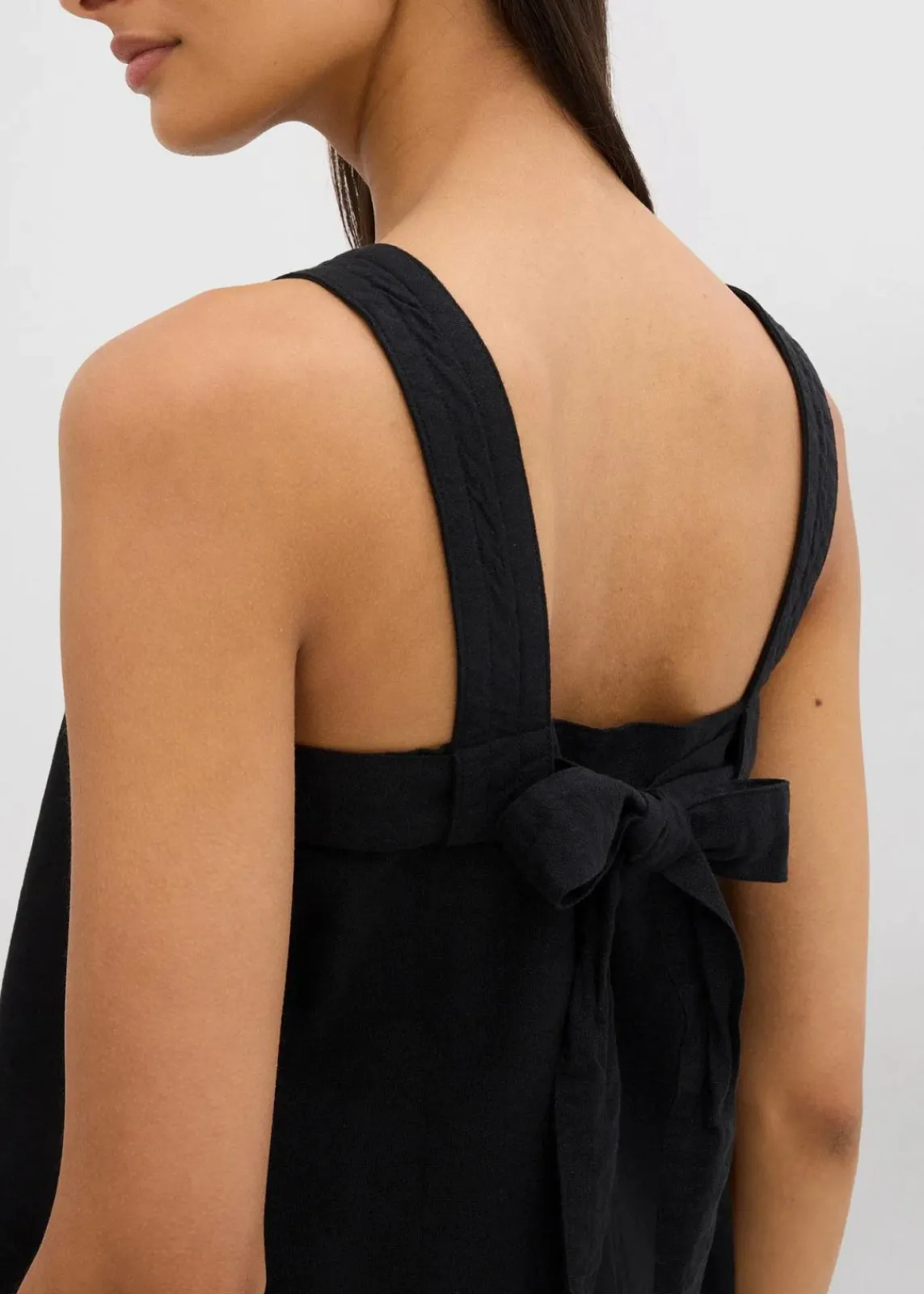 bonprix Bekleidung·Jacken & Mäntel|Blusen & Tuniken^Blusentop mit Bindedetail hinten aus Viskose-Mix schwarz