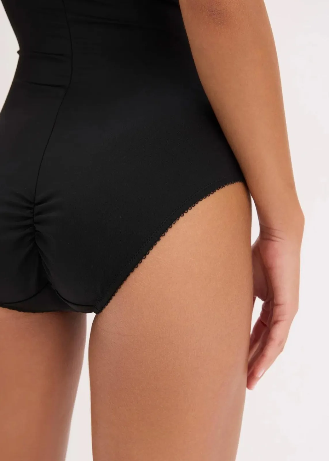 bonprix Wäsche·Bodies|Wäsche·Shapewear^Body Shaper mit leichter Formkraft und Glitzergarn schwarz/metallic kupfer