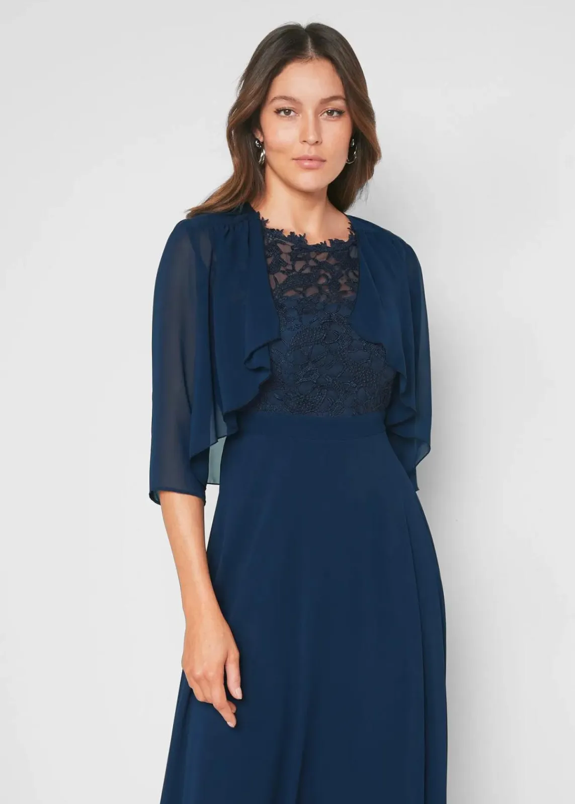 bonprix Bekleidung·Hosen|Nachhaltigere Materialien^Bolero aus feinem Chiffon dunkelblau