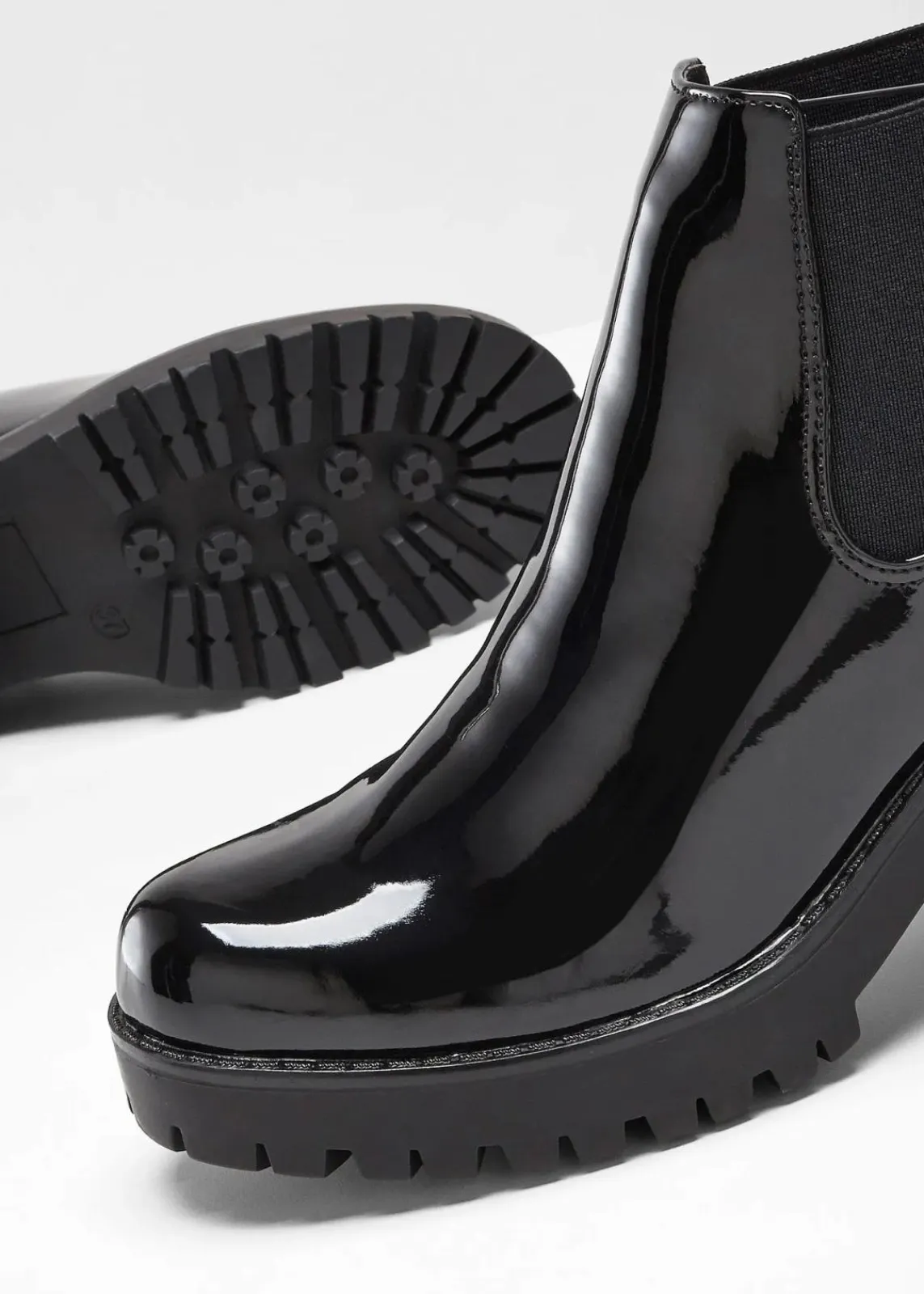 bonprix Boots|Schuhe & Accessoires In Spezialgrößen·Elastischer Schaft^Boot schwarz